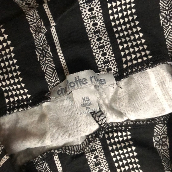 Patterned pants - Picture 2 of 5